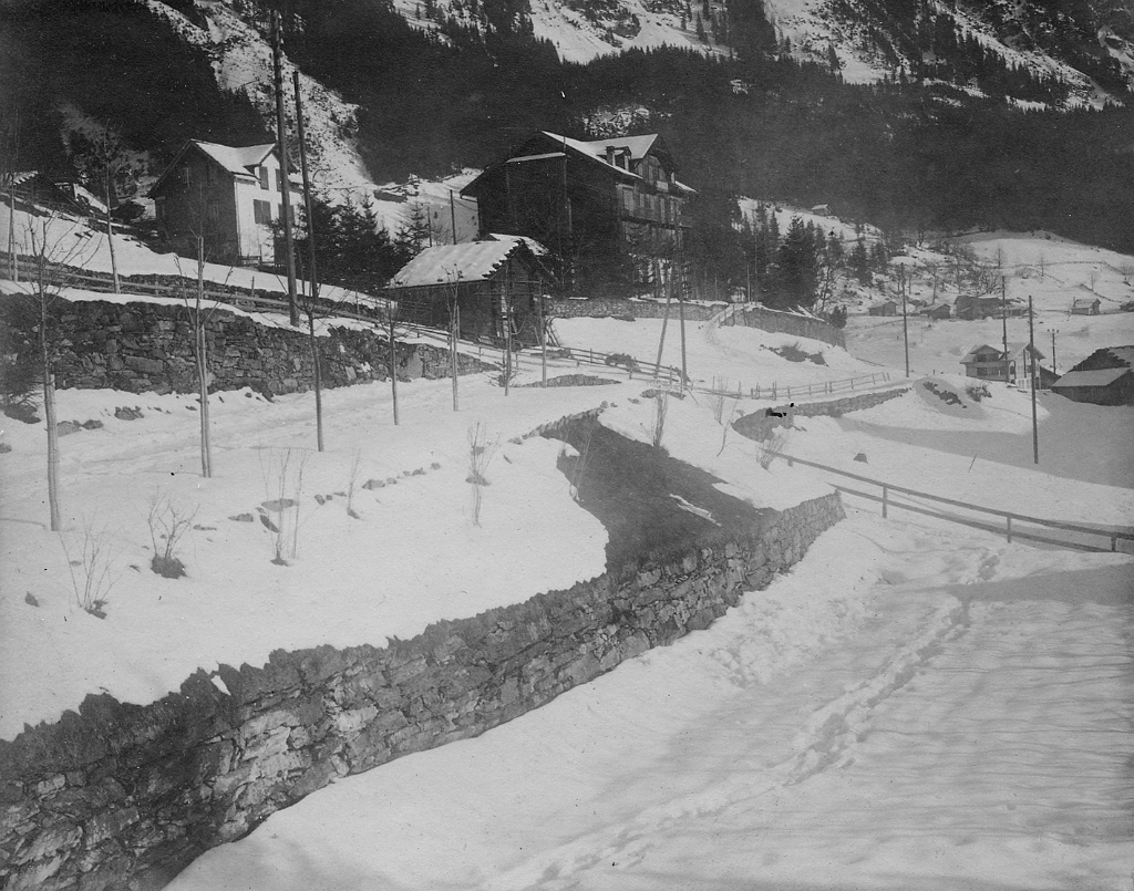 19120000c MICHAEL E.T.D. VLASTO WINTER SPORTS SWITZERLAND 31 Location not identified.jpg
